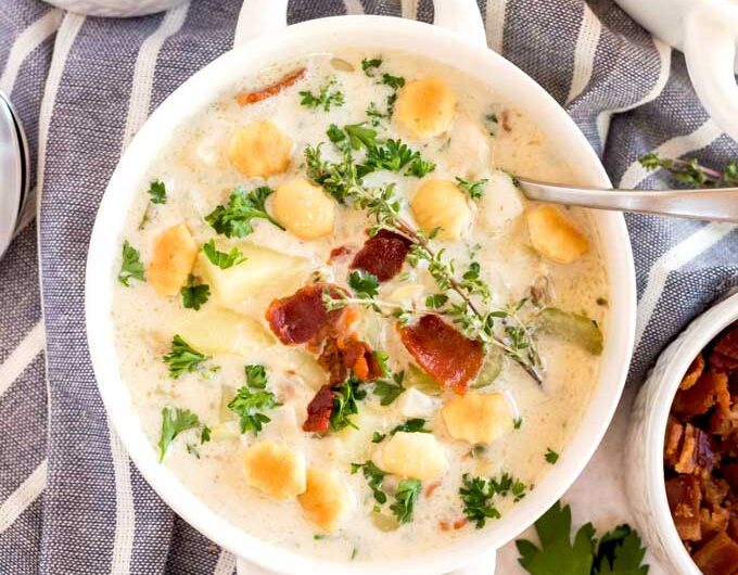 New England Clam Chowder with Oyster Crackers