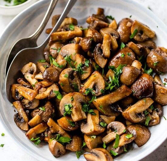 Easy Stir-Fried Beef with Mushrooms and Garlic Butter